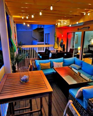 Boathouse Condo, Downtown Destin Harbor, Private Beach Access, Waterfront, on Golf course, Water Taxi pickup