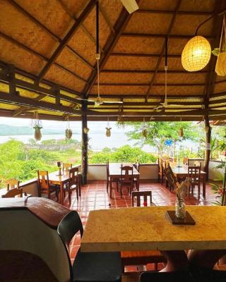Casa Rosa Inn and Restaurant