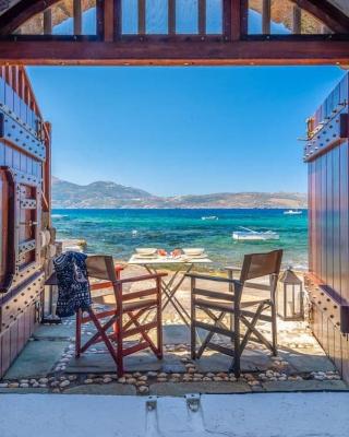 Gorgeous Apt in front of the Sea at Klima Milos