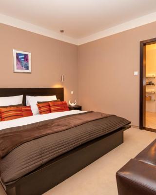 Aston Hotel