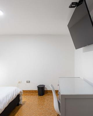 Dorado Airport - Room