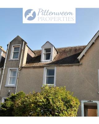 Mariners Retreat- spacious apartment in Crail