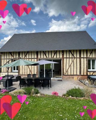Gîte, Maison entière avec billard et bel espace de vie La Grange