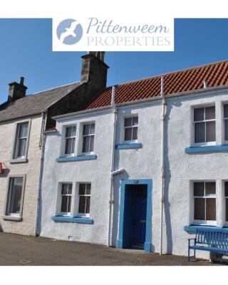Sand And Sea Cottage- lovely family home Crail