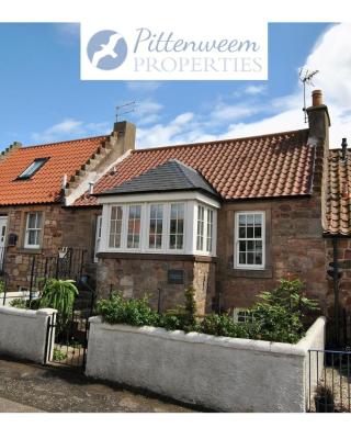 The Old Stables- charming cottage Crail