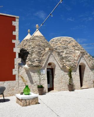 Lamarossa Trulli & Suites