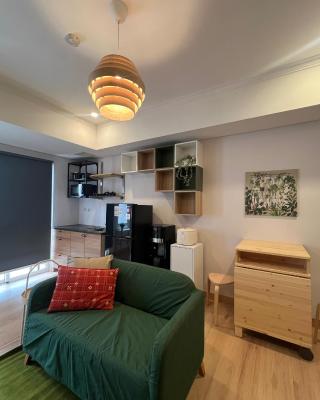 Royal Deluxe & Private Apartments - West Jakarta