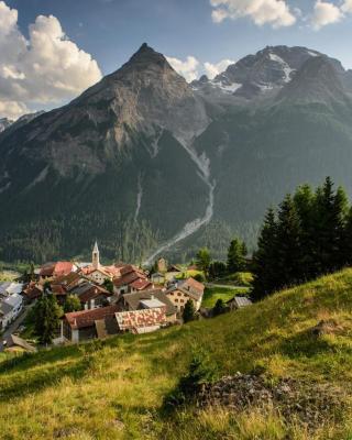 Apartment in Goldrain with Pool & Mountain Views