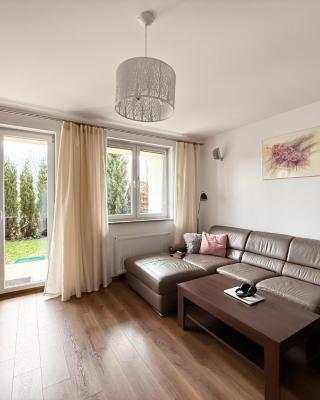 APARTAMENT POD GWIAZDAMI, z dwoma ogródkami i dwoma tarasami