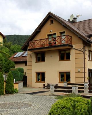 Dom w Górach "TRESNA"