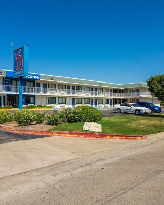 Motel 6-Bellmead, TX - Waco