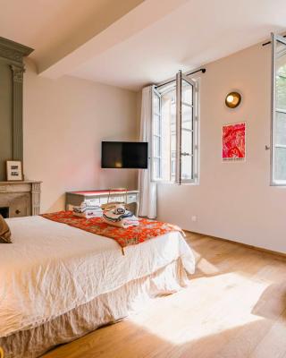 Le Petit Avignon - chambres & appartement à deux pas du Pont d'Avignon et du Palais des Papes