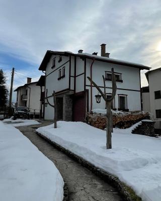 Mama Emiliya Guest House