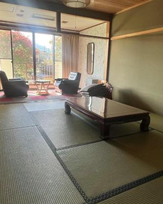 令德湖畔山荘
