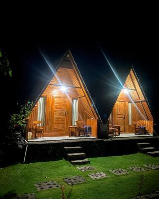 D' Tepi Danau Glamping