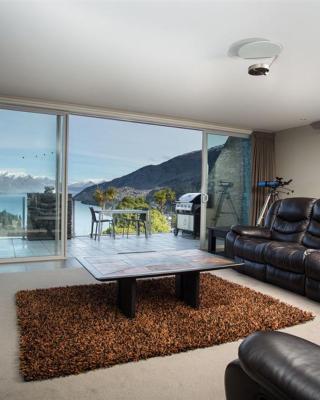 Downtown Queenstown Apartment