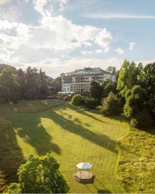 Falkenstein Grand, Autograph Collection
