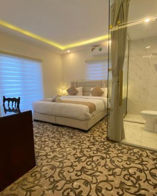 Eighth Wonders Hotel