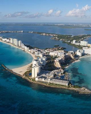 Aloft Cancun