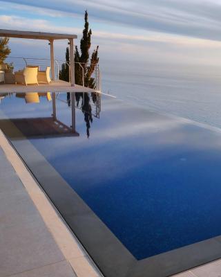 Okeanos Luxury Villas - Resort