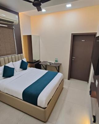 Hotel Triton Sion - Near US Embassy - Hotel Near BKC