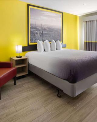 Super 8 by Wyndham Hazleton
