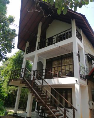 Malwathu Oya Forest Garden