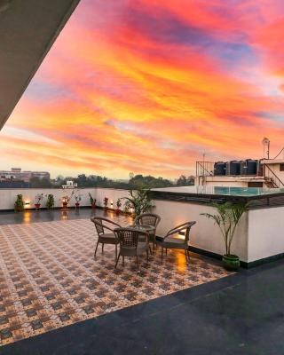 FabHotel La Paz Stay B&B