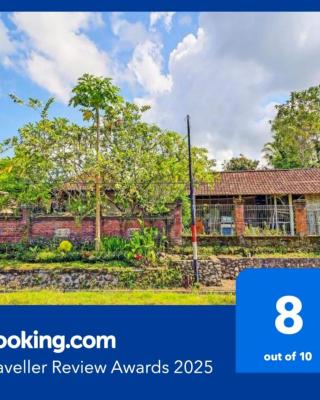 SPOT ON 92399 Hotel Sekar Jagat Near Pantai Baluk Rening