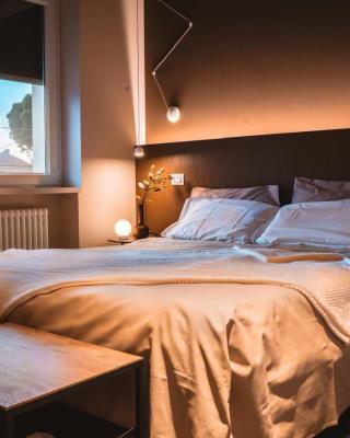 B&B Poli Opposti