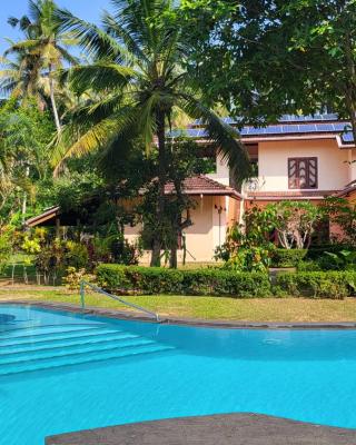 King Coconut Lodge