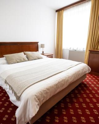 Hotel Zvezda