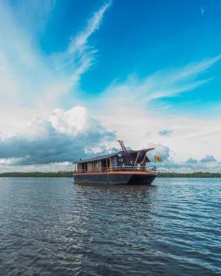 Yathra Houseboat