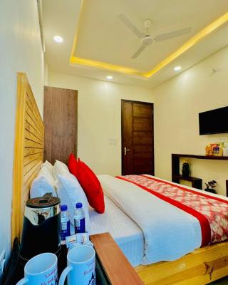 Hotel Ashram View Just 10 Minute Away Form Nizamuddin Railway Station