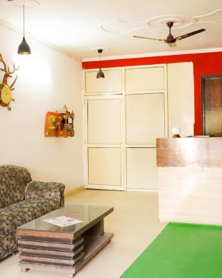Hotel Rose - Near Yashobhoomi Convention Centre