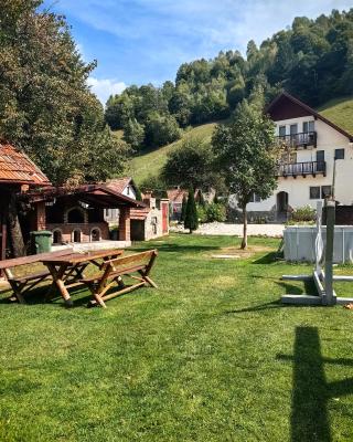 Voinescu House - Natural Living & Eating