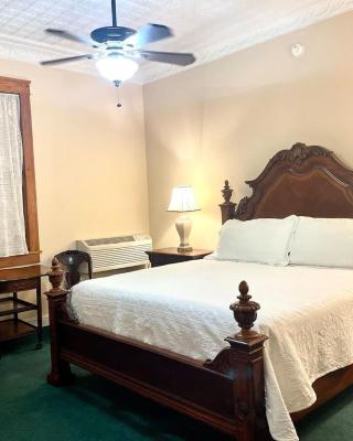 The Eastland Historic Hotel- Imperial Room