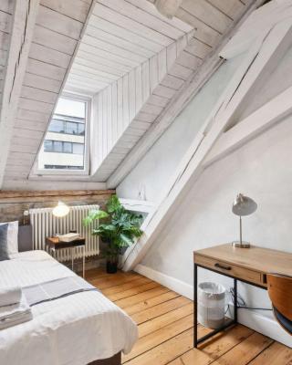 The R Loft Bali - Cosy Hostel Room, Communal Space, Rooftop
