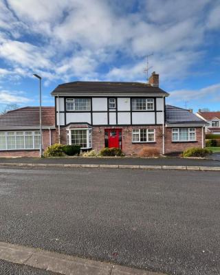 Portora House Accommodation ROOM ONLY-ALL ROOMS EN-SUITE