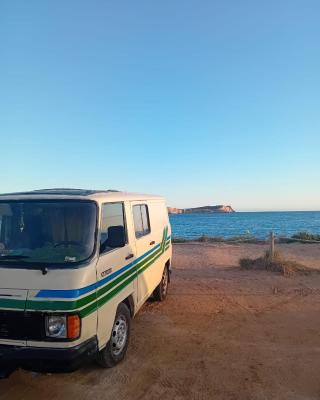 canary van for drive, near to TFS Mercedes MB