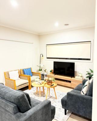 Melbourne holiday house for 15 peoples in Sanctuary Lake