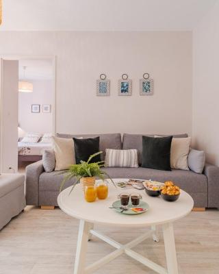 Les Capitouls - avec entrée autonome, clim neuve, jardin, parking privé & sa piscine ! -