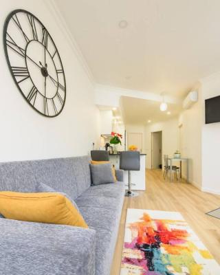 Debbie & Cris House by Mth