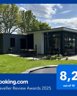 BadHoophuizen 6-per Bungalow Veluwemeer Trampoline