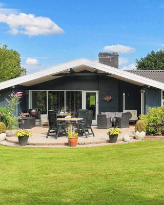 8 person holiday home in Væggerløse