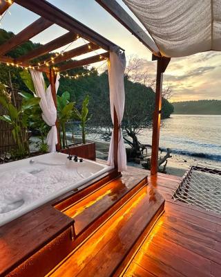 Beachfront Luxury Dome Villas - Gamat Bay Resort