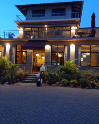 Matteos Italian Restaurant,Bar & Accommodation