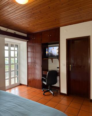 Habitación con estacionamiento