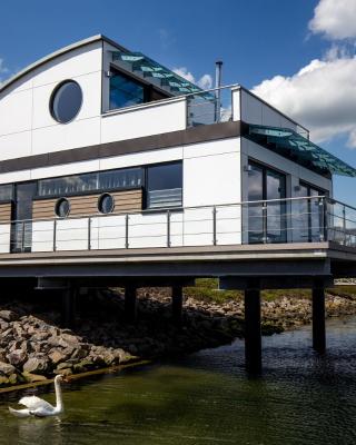 KYST 5410 Floating Home 1