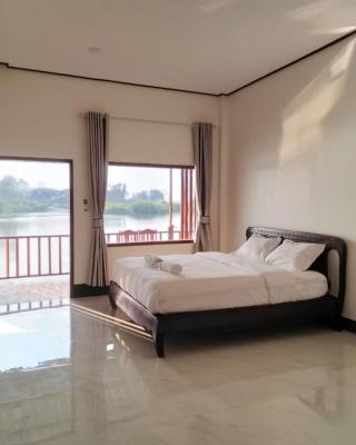 DODAND Studio & Sunset Riverside Guesthouse